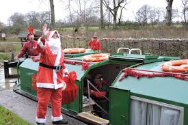 wey and arun canal boat xmas