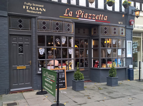 la piazzetta horsham